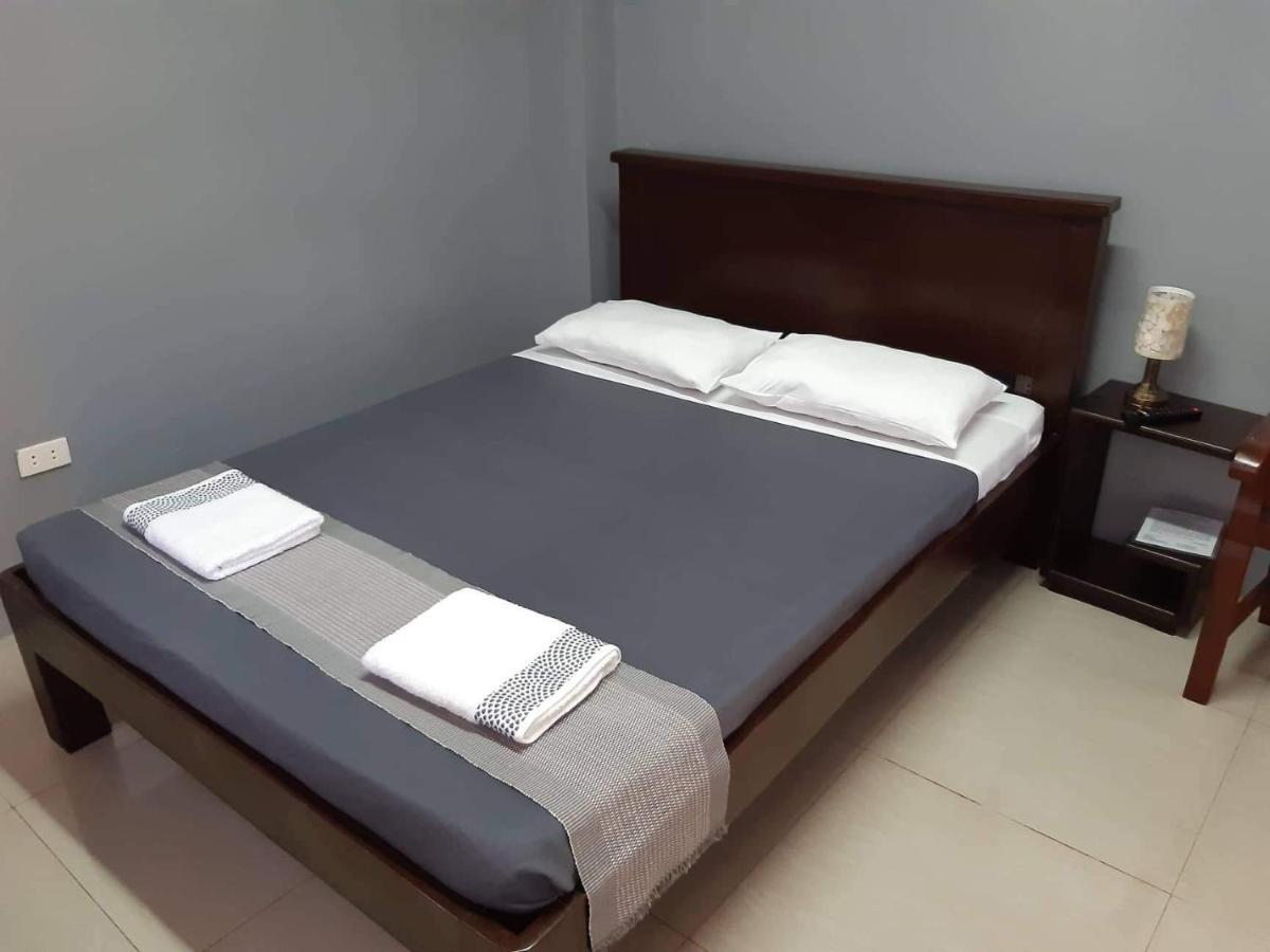 Reddoorz El Senor Jesus Apartelle Vigan Ilocos Hotel Bagian luar foto